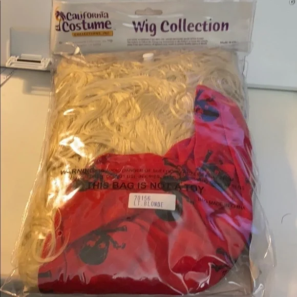 Halloween Ladies Pirate Blonde Wig collection - Picture 3 of 3